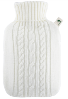 Warmtekruik met gebreide hoes.
