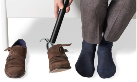 VITILITY Aankleedstok - schuim - Aantrekhulp - aankleedstok met aantrekhaak