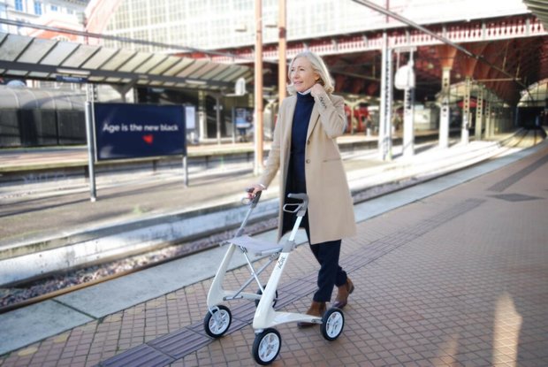 Carbon Ultralight rollator, kleur ROOD!